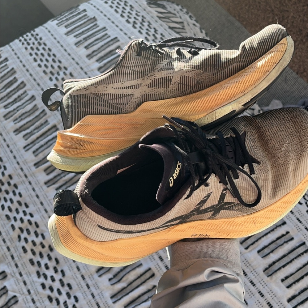 ASICS Men's Black and Tan Running Shoes